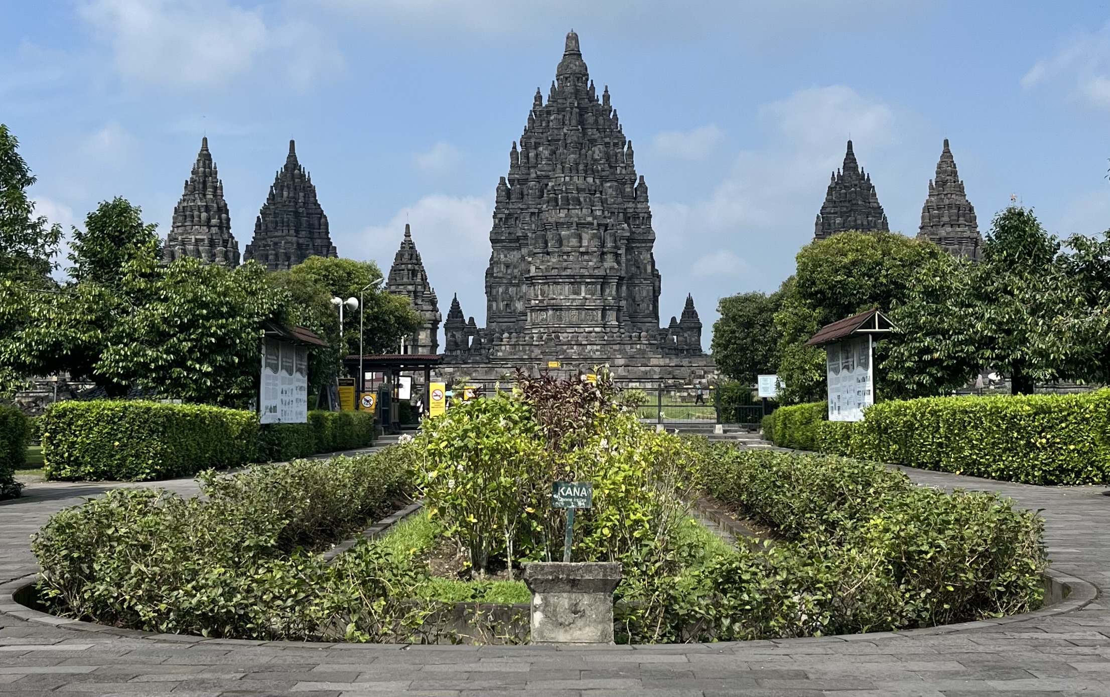 Galeri 12 Rekomendasi Wisata Jogja Terbaik 2026 untuk Liburan Nyaman